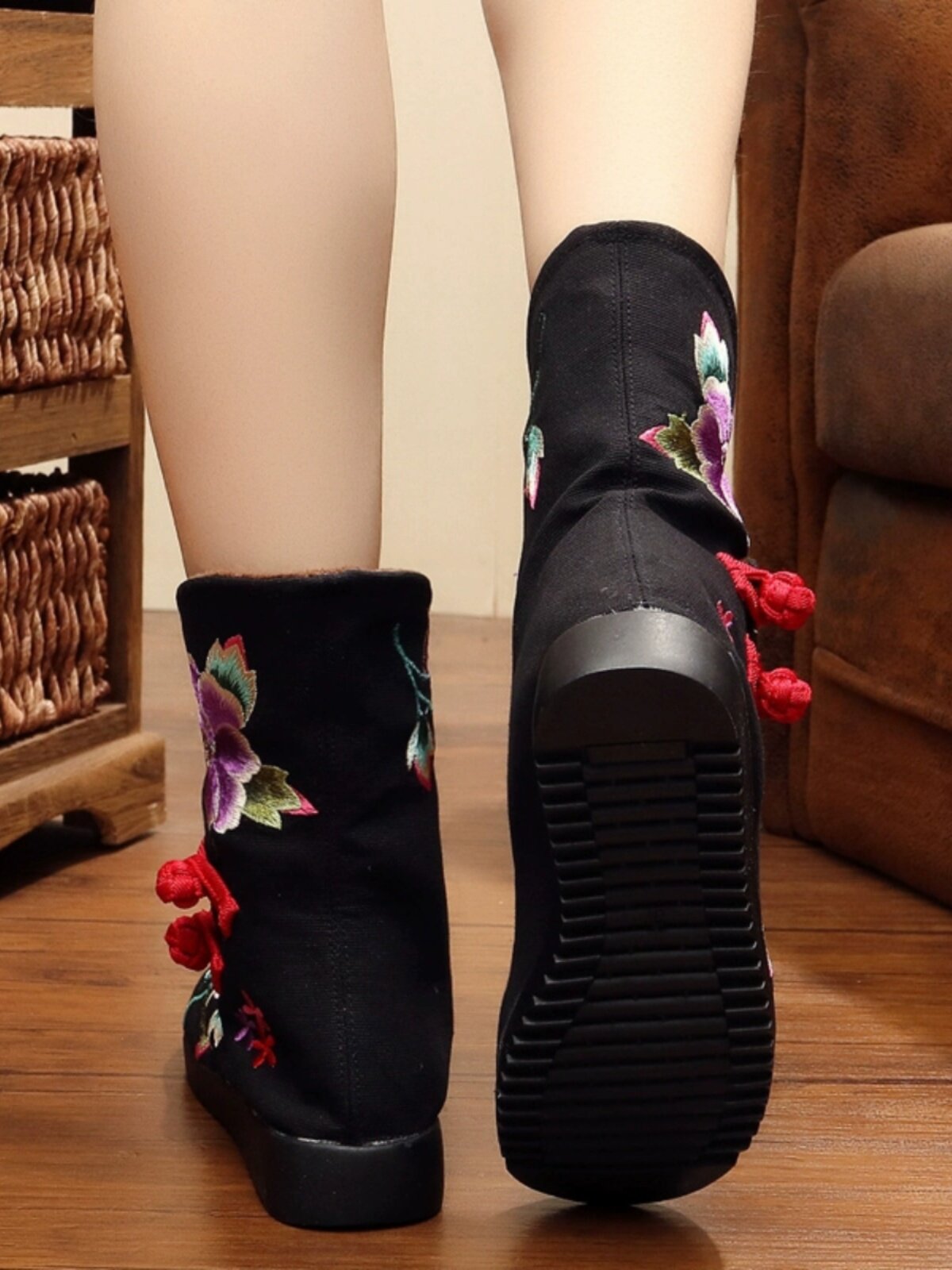 CHINESE STYLE EMBROIDERED COTTON BOOTS LOW HEEL OLD BEIJING CLOTH SHOES FLAT BOOTS ETHNIC STYLE VELVET WARM WOMENS CLOTH BOOTS AUTUMN AND WINTER