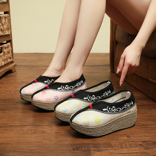 2025拼接绣花圆头高跟单鞋 子 松糕底民族风老北京女布鞋 复古单鞋