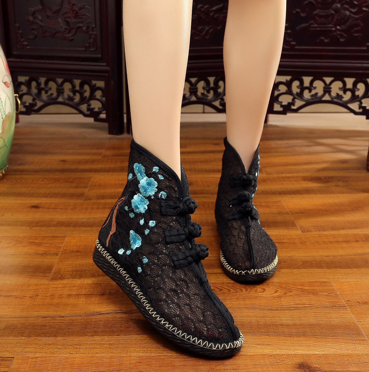 OLD BEIJING CLOTH BOOTS MESH AUTUMN BOOTS LACE FLAT BOTTOM BREATHABLE NATIONAL STYLE BUCKLE EMBROIDERED SHOES WOMENS SINGLE SHOES SUMMER BOOTS SHORT TUBE