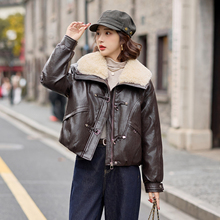 欧洲站独特别致皮衣羽绒服女款2025新款今年流行爆款加厚短款外套