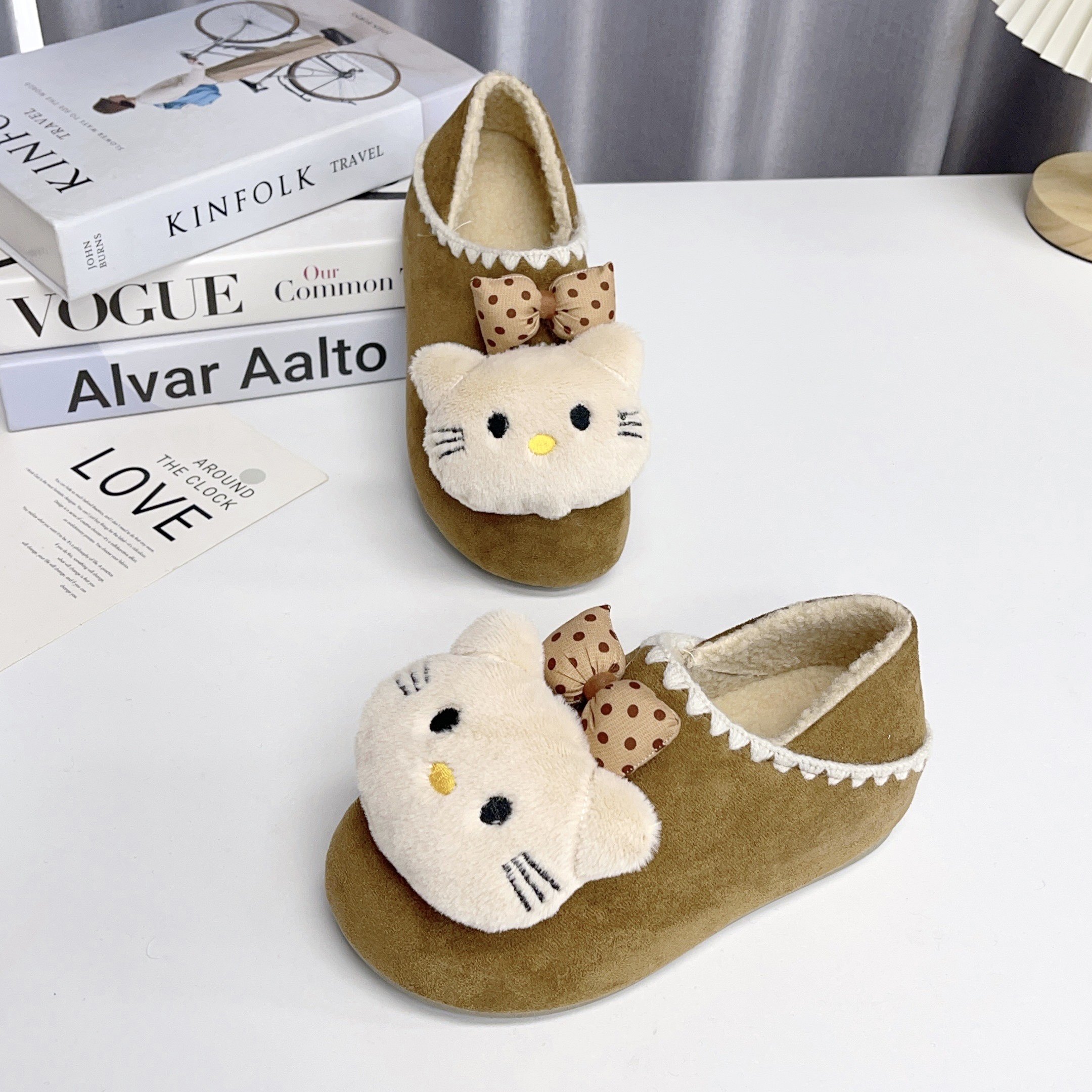 甜美卡通蝴蝶结毛毛鞋