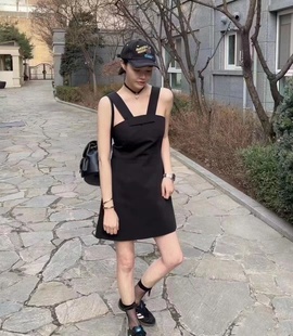 【现货】韩国helder吊带连衣裙23年春夏新款纯色修身背带短裙