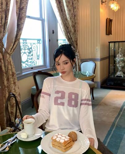 【现货】seooocookie夏季天丝舒适28数字长袖T恤撞色圆领宽松上衣