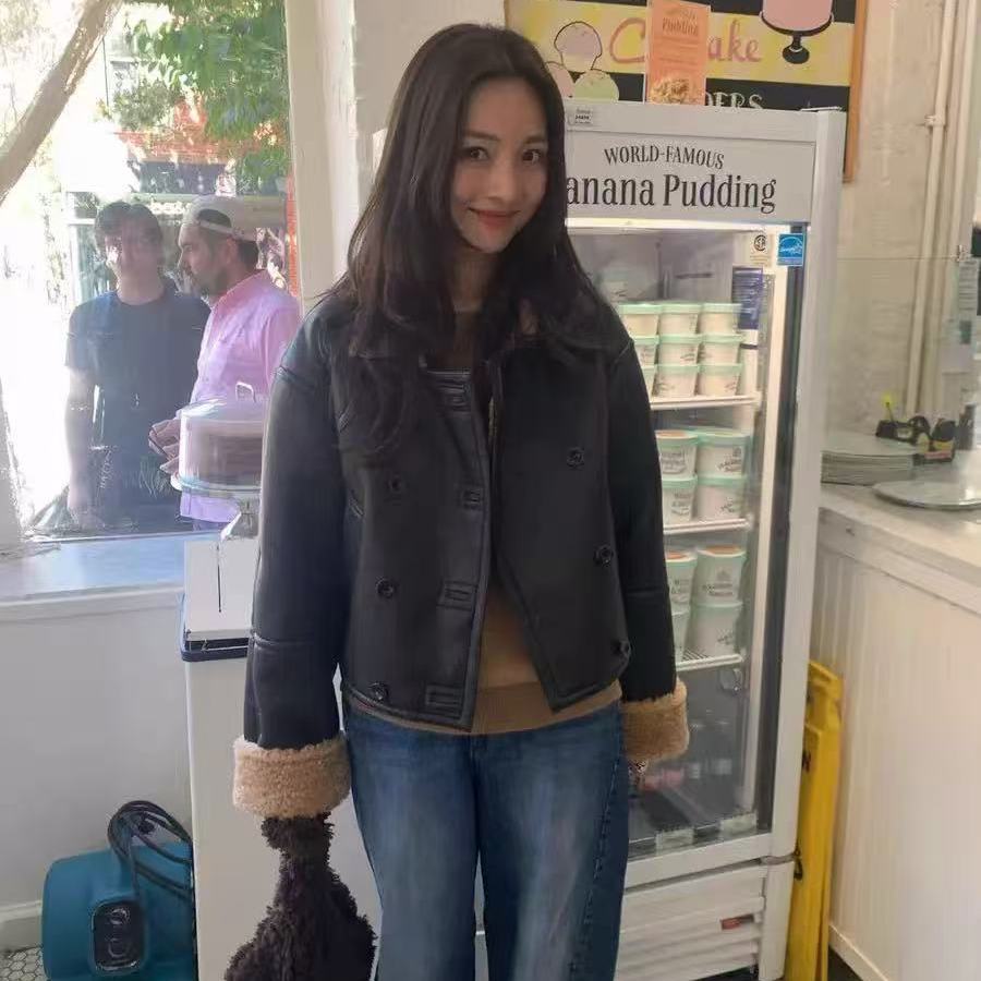 underson韩国皮毛一体外套复古休闲宽松双排扣设计短款翻领夹克女