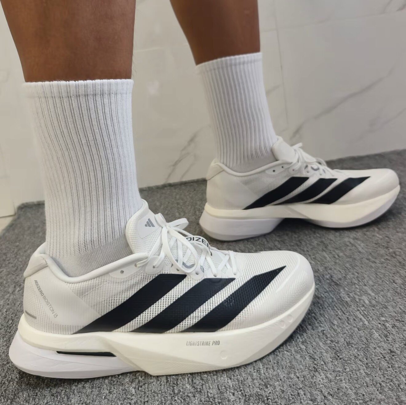 辛普森正品 adidas Adizero Boston 13 低帮 马拉松训练跑步鞋