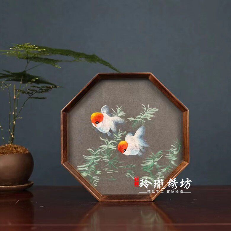 工艺品双面绣胡桃木八角摆件