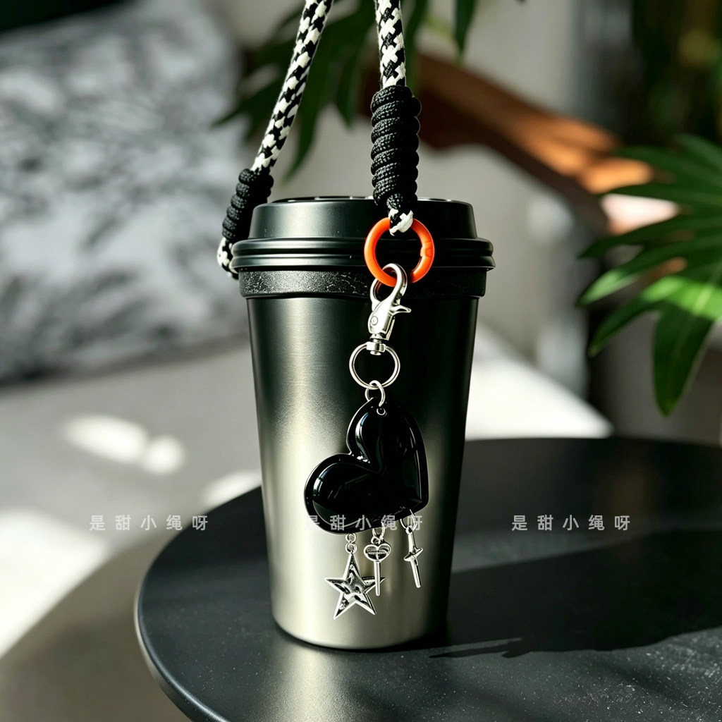 适用于吸管杯喝水杯少女心ins爱心吊坠便携式水杯手提吊带挂绳