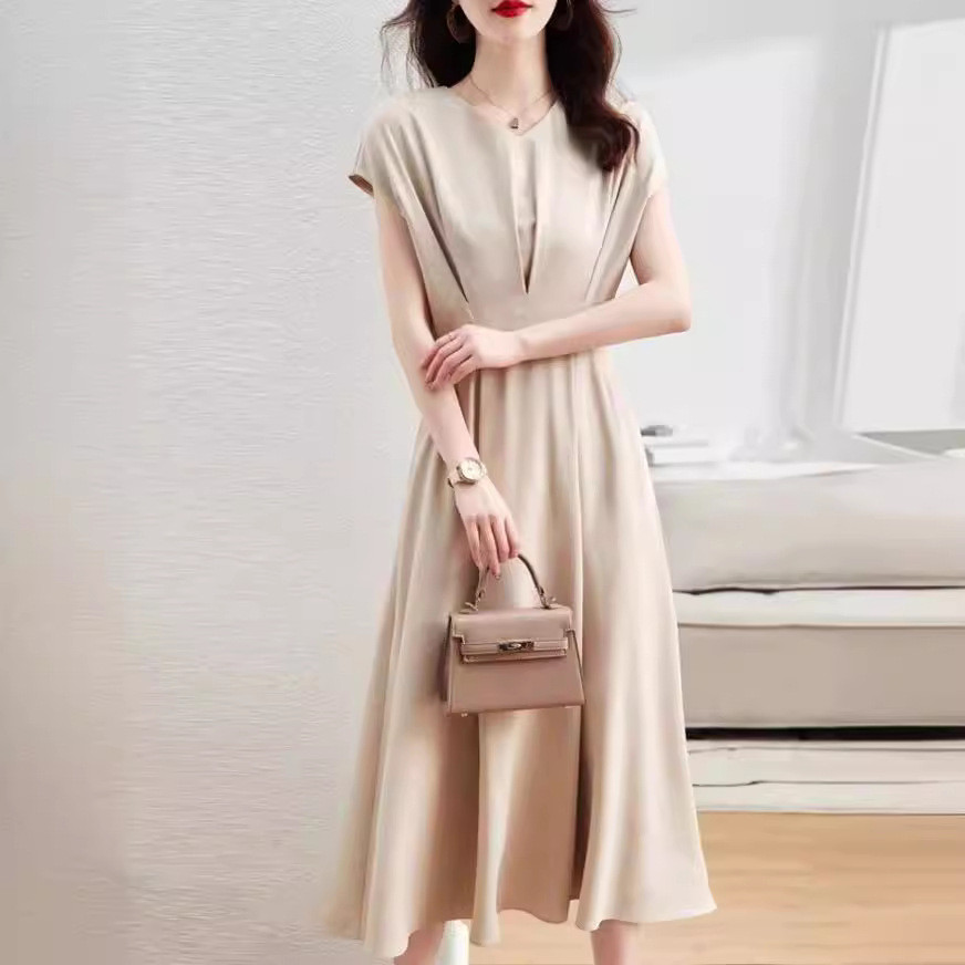 高端夏款新款高级感醋酸连衣裙杏色缎面真丝设计感时尚收腰中