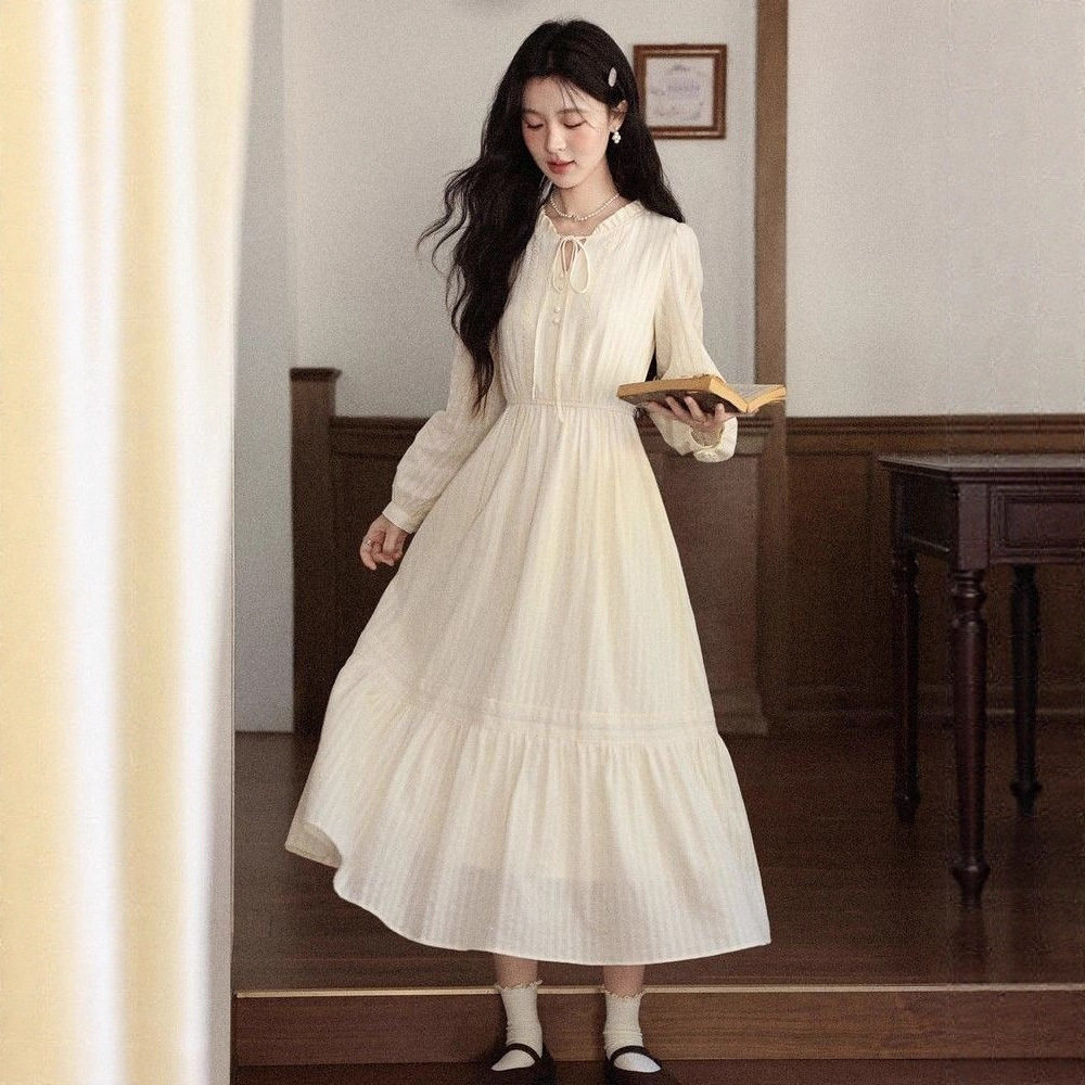 鹿向南「紫雾杏语」法式杏色长袖V领连衣裙女秋季新款裙子蛋糕裙