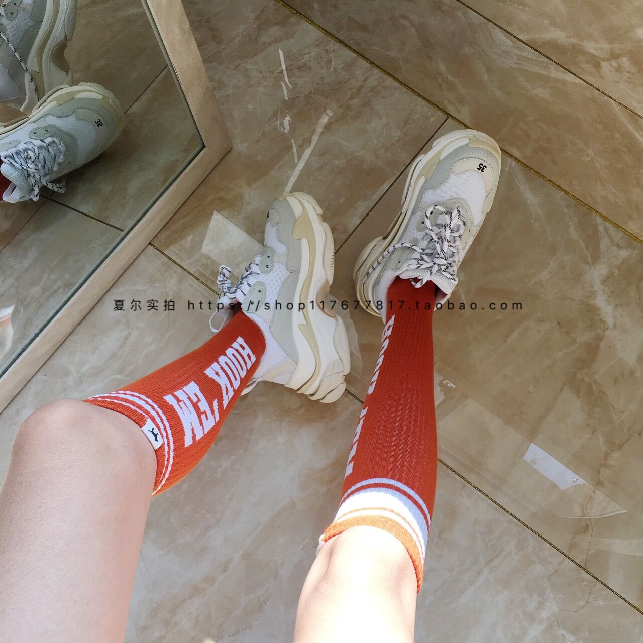 時尚網紅字母小腿及膝女襪子 學院風日系情侶款橙色半長筒堆堆襪