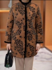 Одежда для дам 中老年冬季两面穿皮毛一体大衣女2025新款妈妈冬装中长款皮草外套