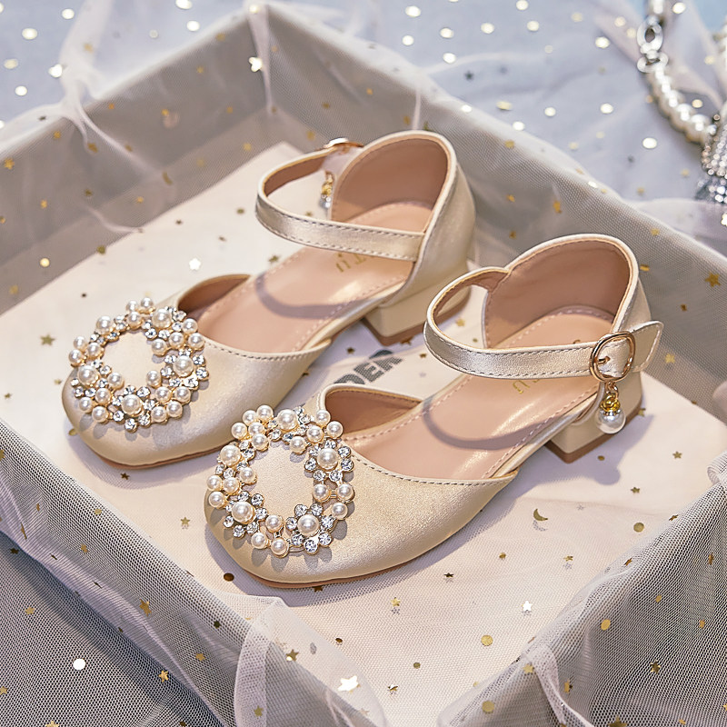 女童凉鞋夏款2026新款女孩公主鞋配礼服夏天中大童夏季儿童高跟鞋
