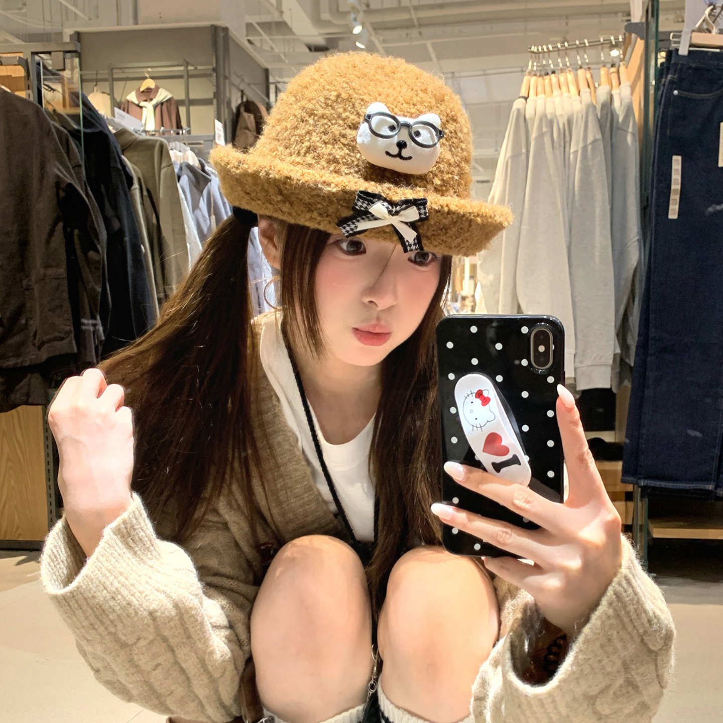 可爱毛绒眼镜小熊蝴蝶结渔夫帽女