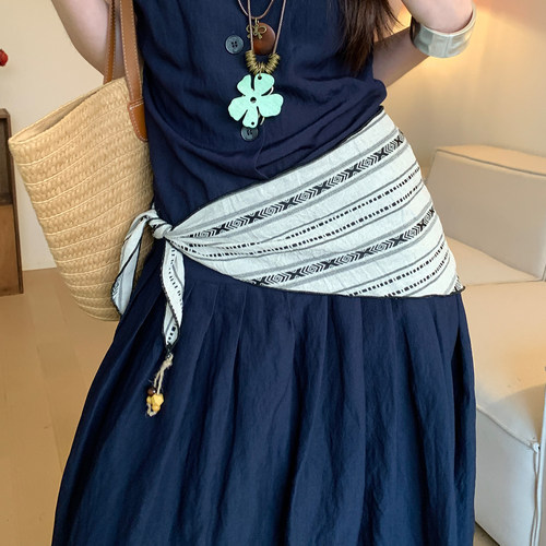 文艺风条纹印花三角丝巾屁帘女