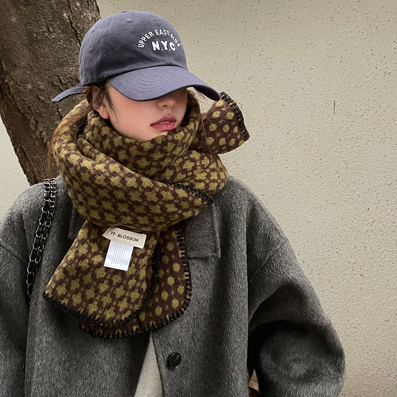围巾女生冬季加厚百搭时尚韩版个性保暖小众斑点围脖披肩两用护颈