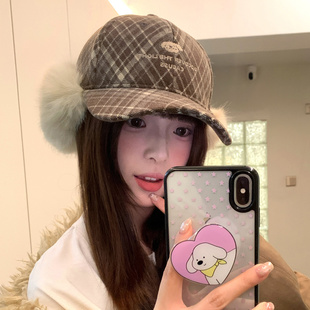 复古格纹毛绒护耳雷锋帽子女款冬季大头围保暖防寒一帽两戴棒球帽