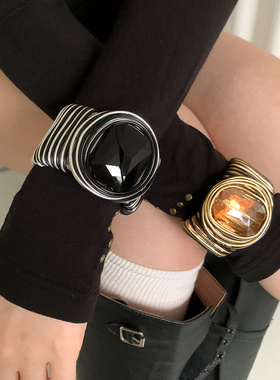 高级感个性金属宽手镯女复古夸张手环小众设计感开口轻奢手饰品