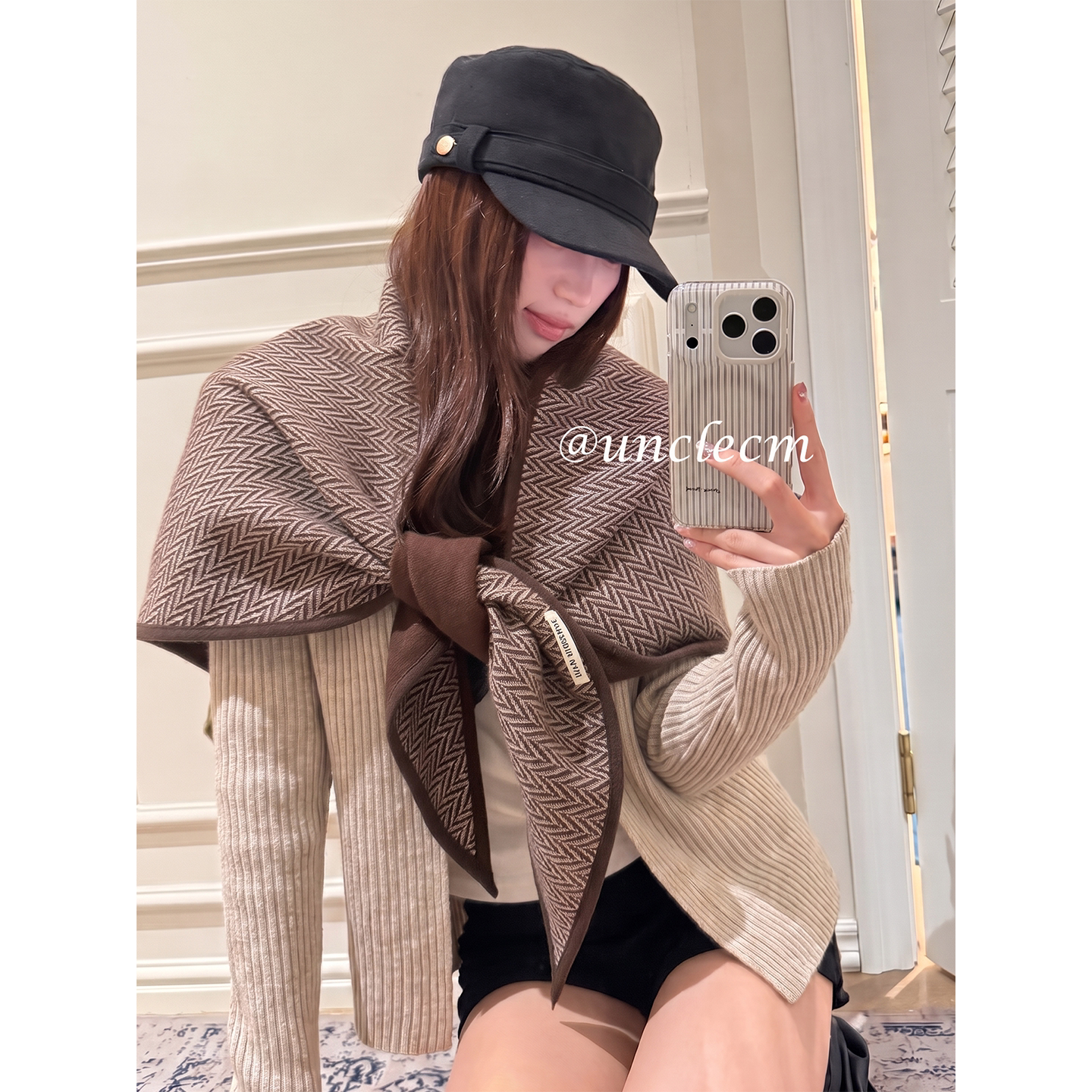 高级感条纹双面三角巾披肩女冬季护颈装饰围巾加厚保暖大方巾围脖