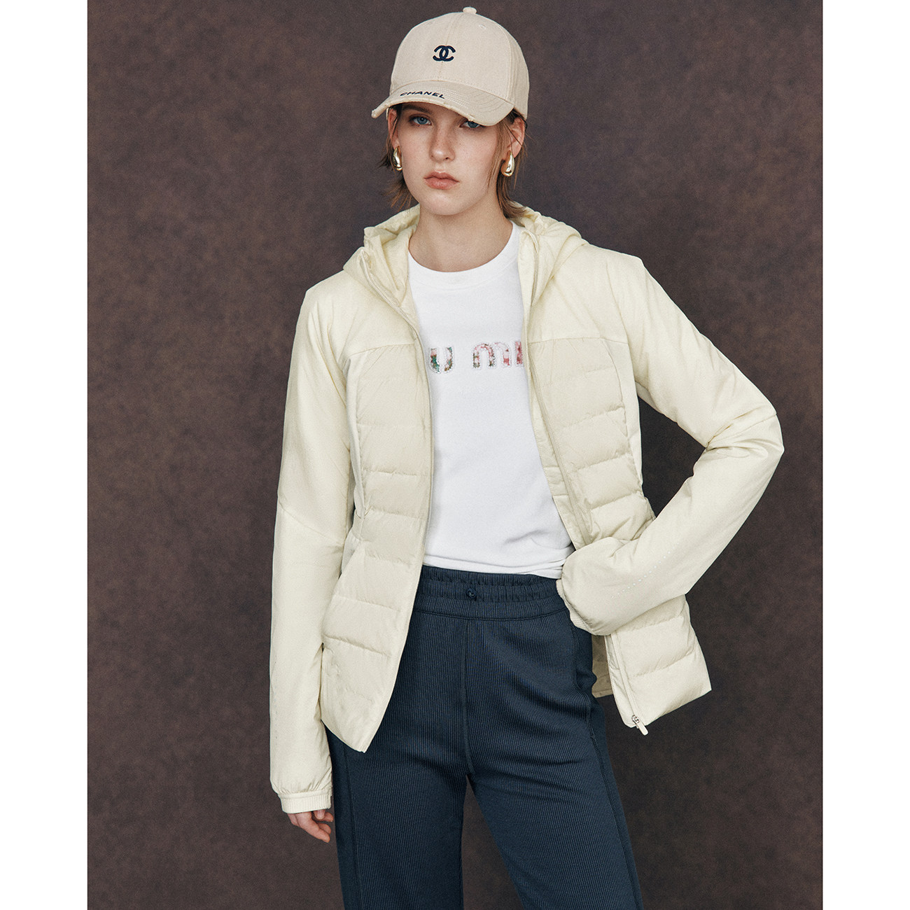 排骨绗缝拼接弹力收腰羽绒服外套