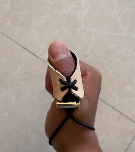 射箭扳指传统弓扣弦皮扳指无痛双层加厚植柔革速射扳指皮筋失手绳