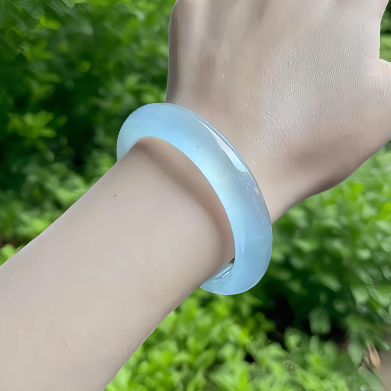 萝蔓星"桂魄流光"缅甸翡翠平替冰种飘花石英岩玉手镯子玉石处理