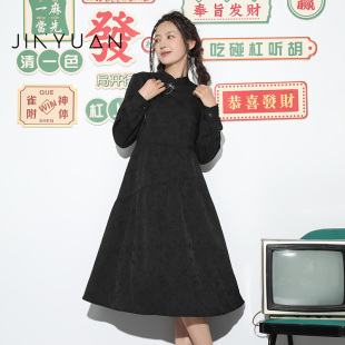 金苑裙子女2022秋季 黑色半高领国风设计感收腰连衣裙G223107 新款