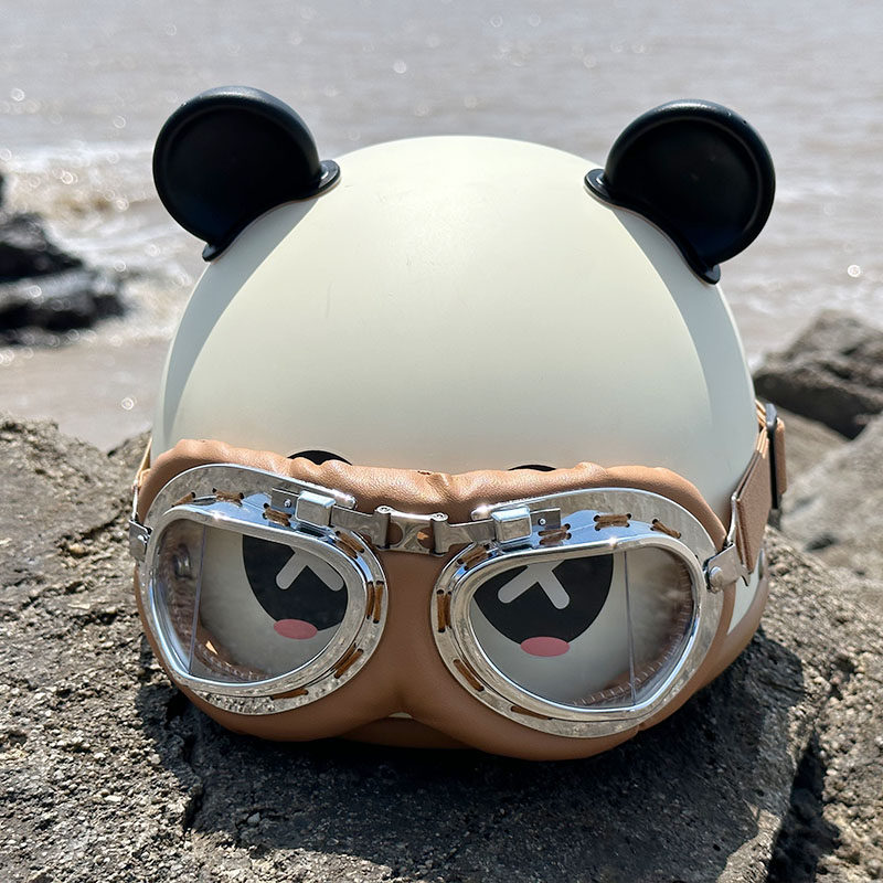 日本代购电动车头盔3C认证半盔可爱机车四季通用冬天熊猫安全帽