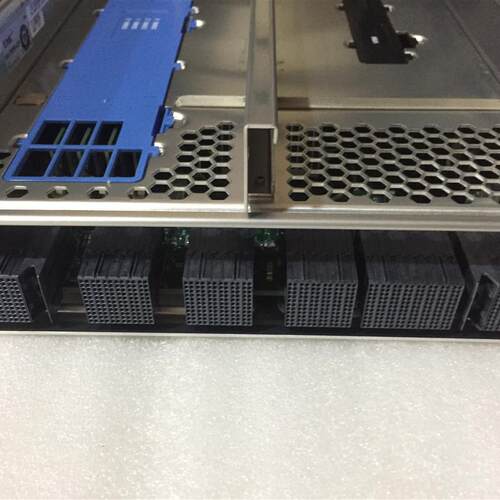 303-093-000B 110-093-000B 110-048-100C EMC CX4-480控制器