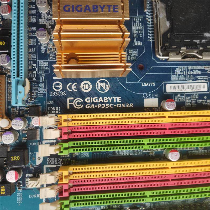 技嘉P35C-DS3R EP35C-DS3R 775针DDR2+DDR3双通道内存