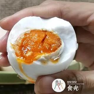 淡盐传统腌制流油咸鸡蛋不咸不淡新鲜正宗盐水咸鸡蛋即食熟鸡蛋