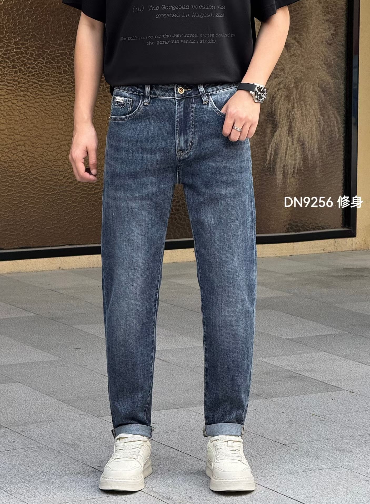 2025新款深蓝色修身小脚牛仔裤
