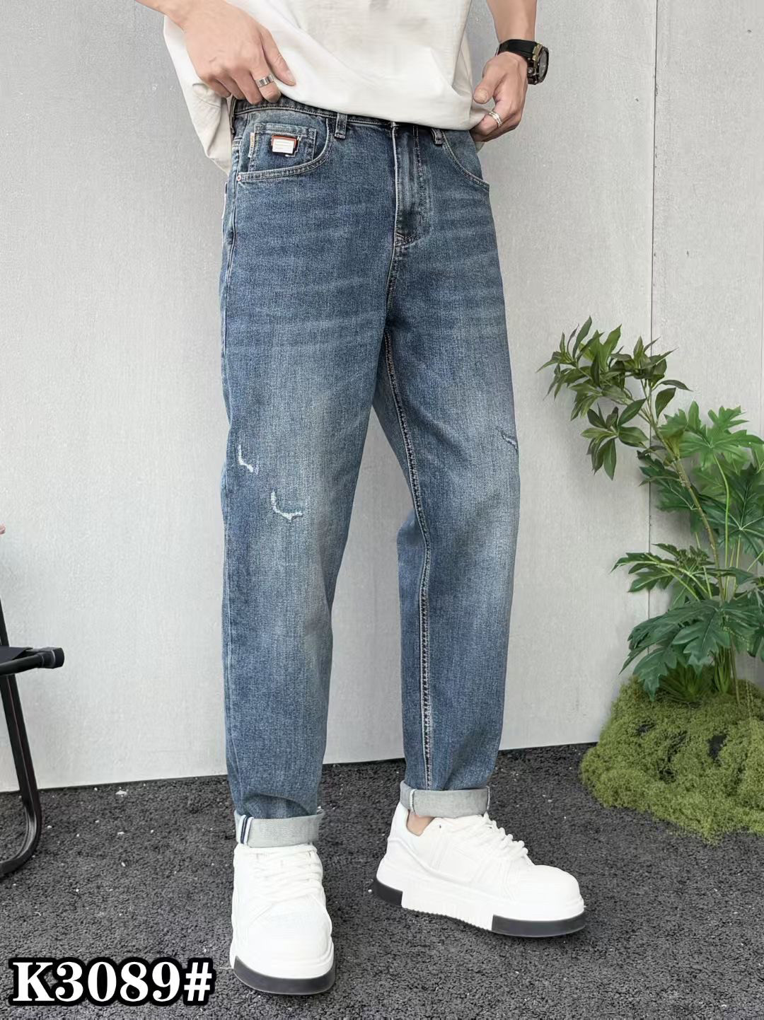 2025春秋款老兄K3089牛仔裤男小脚修身假破洞浅蓝色水洗青年韩版