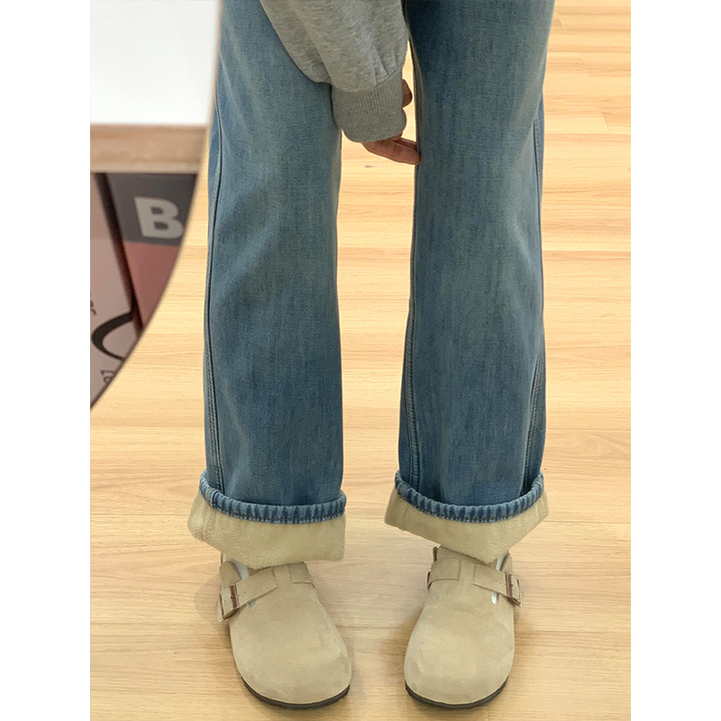 显瘦加绒加厚秋冬浅色牛仔裤