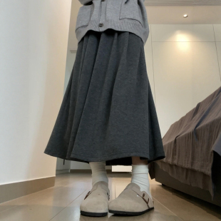 深灰色春季 胖mm显瘦遮肚女梨型伯克利裙子 穿搭百褶糯米半身裙大码