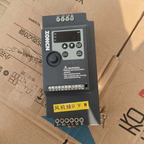 众臣变频器，型号NZ100-5R5G/7R5P-4，380v