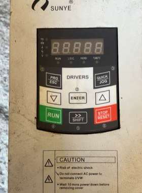 日业变频器CM530H-B4T2R2GB-4R0PB-MH，