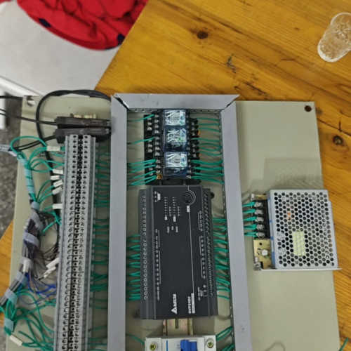 台达PLC  DVP24EC00T3,台面配件全部一起220