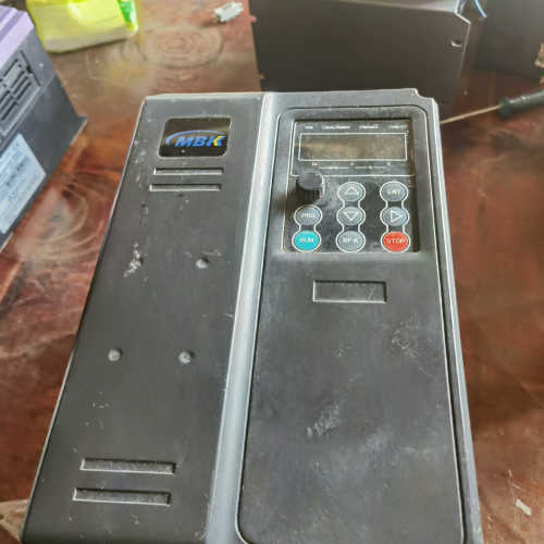 默贝克变频器MBK300-7R5G/011PT4 7.5/1