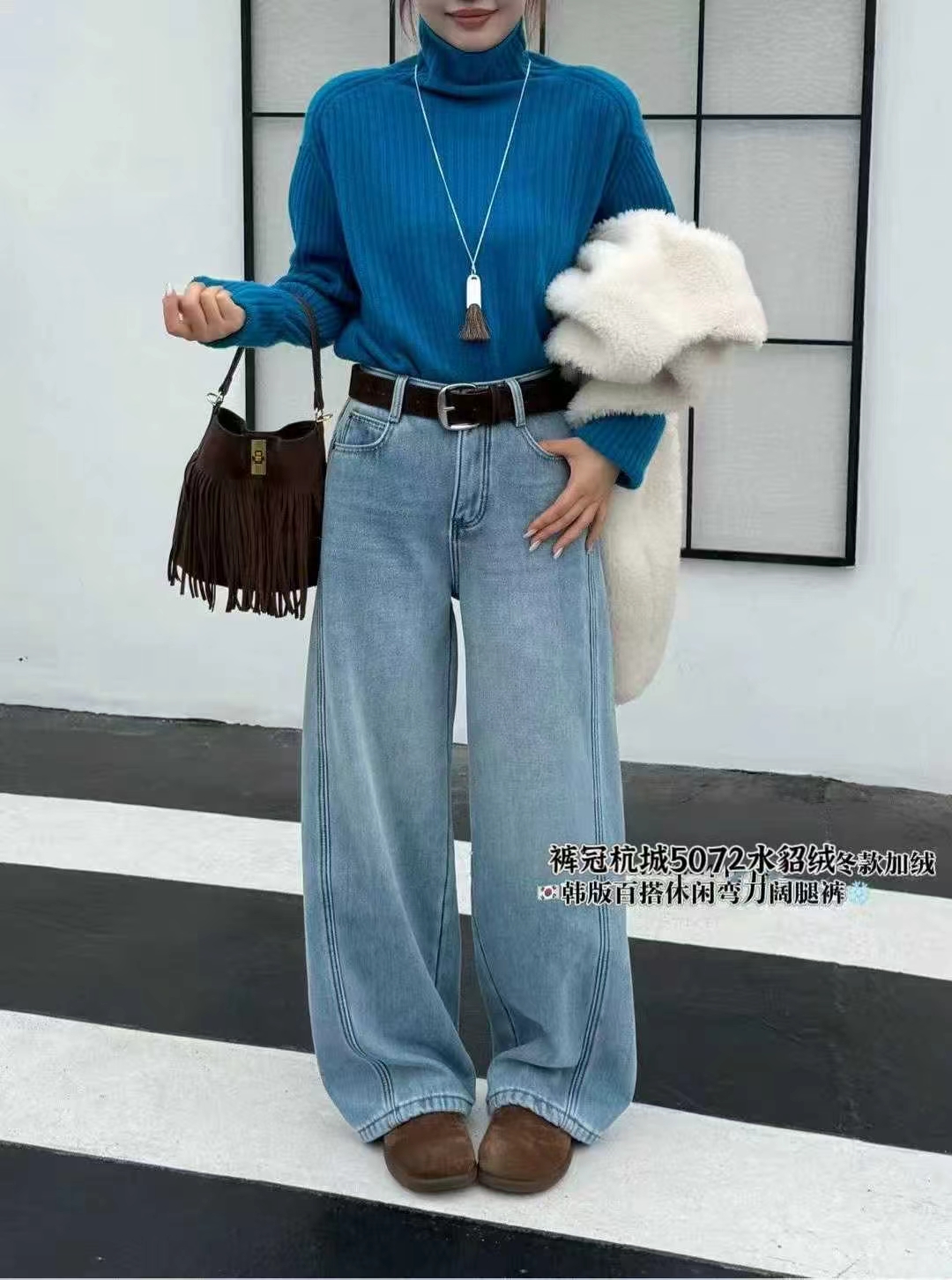 2025秋冬新款韩版高腰显瘦牛仔裤女宽松有型百搭弯刀牛仔加绒长裤