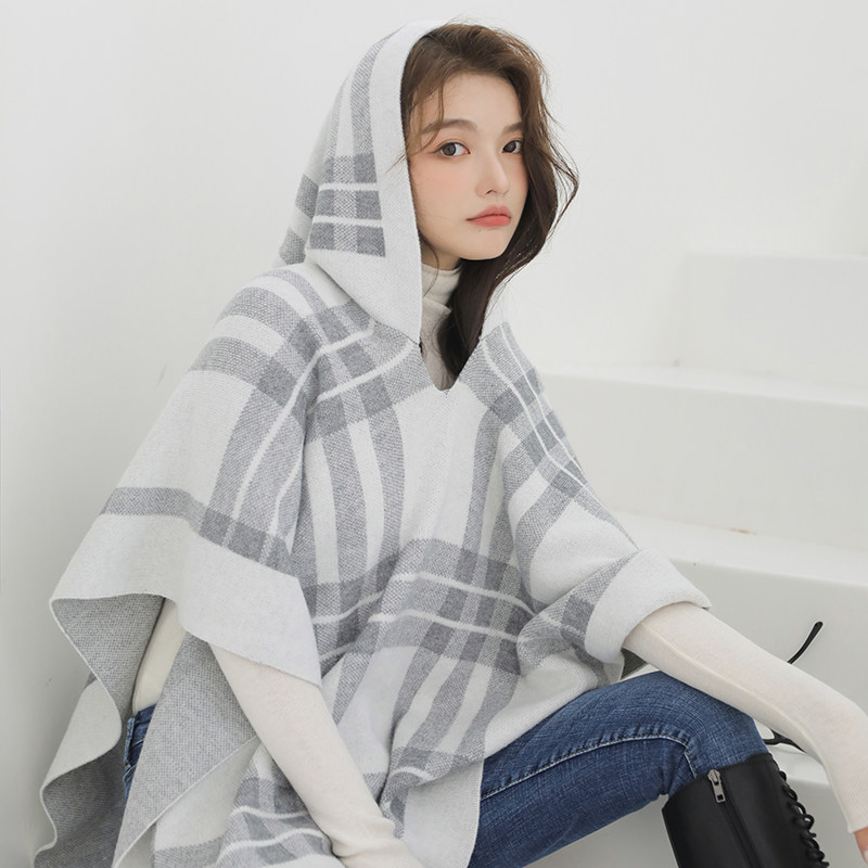 斗篷披肩女外搭轻奢时尚外套韩系秋冬季百搭保暖经典格子套头披风