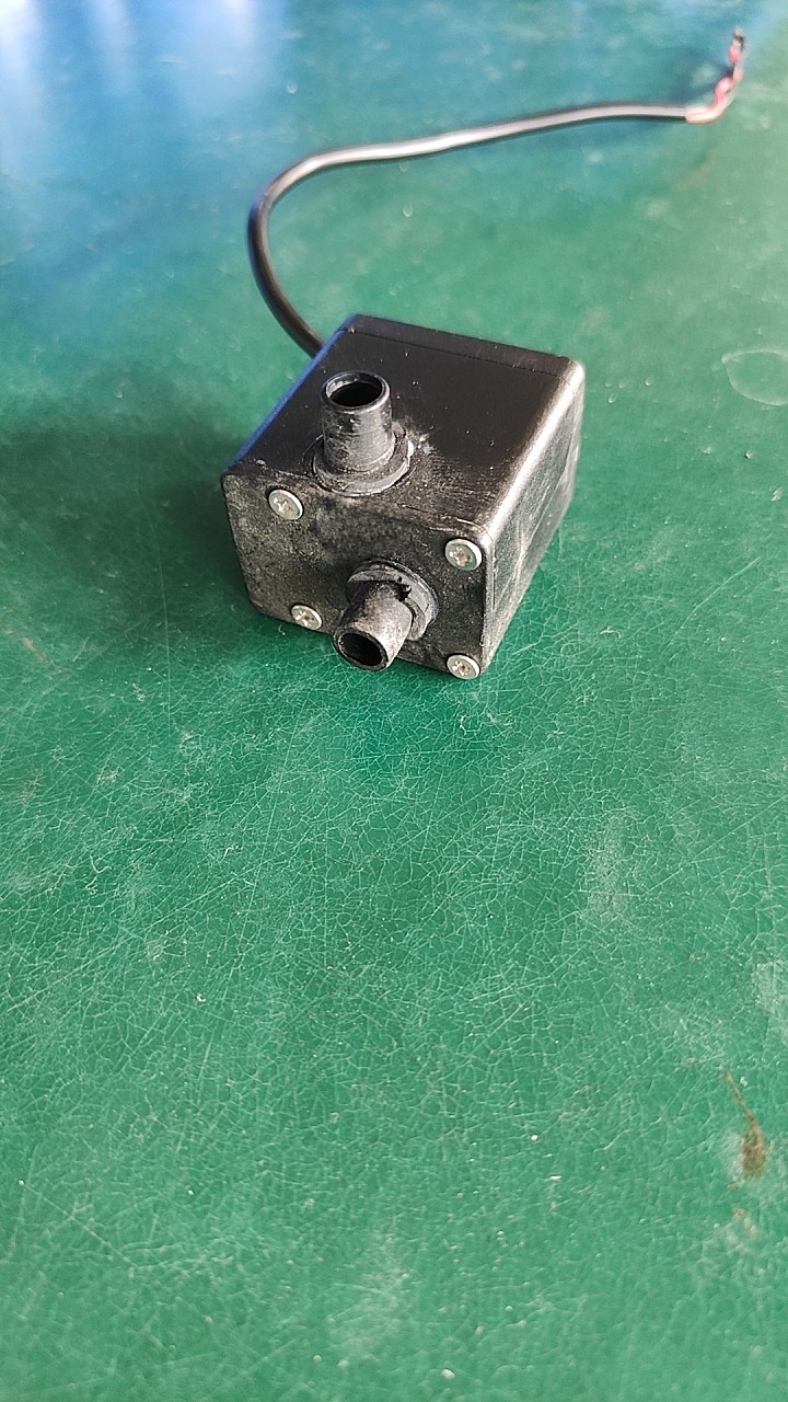 二手直流无刷小水泵DC5V到DC12V通用鱼缸水族桌面假山喷泉
