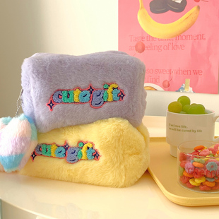 SEEU 自制糖果色少女感大容量化妆包可爱毛绒笔袋爱心收纳包 SODA