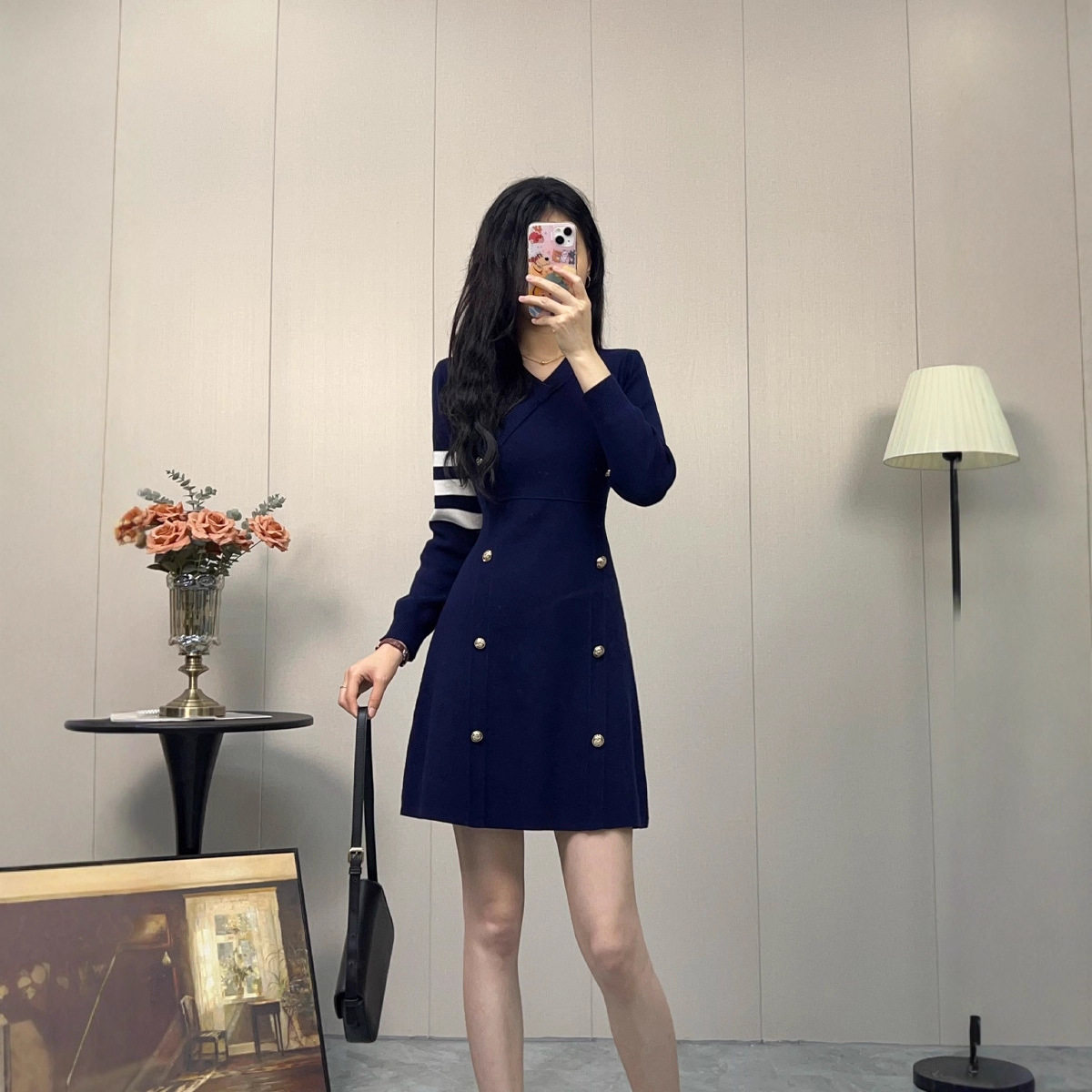 小香风高级感针织连衣裙2025春季新款女装双排扣收腰显瘦V领A字