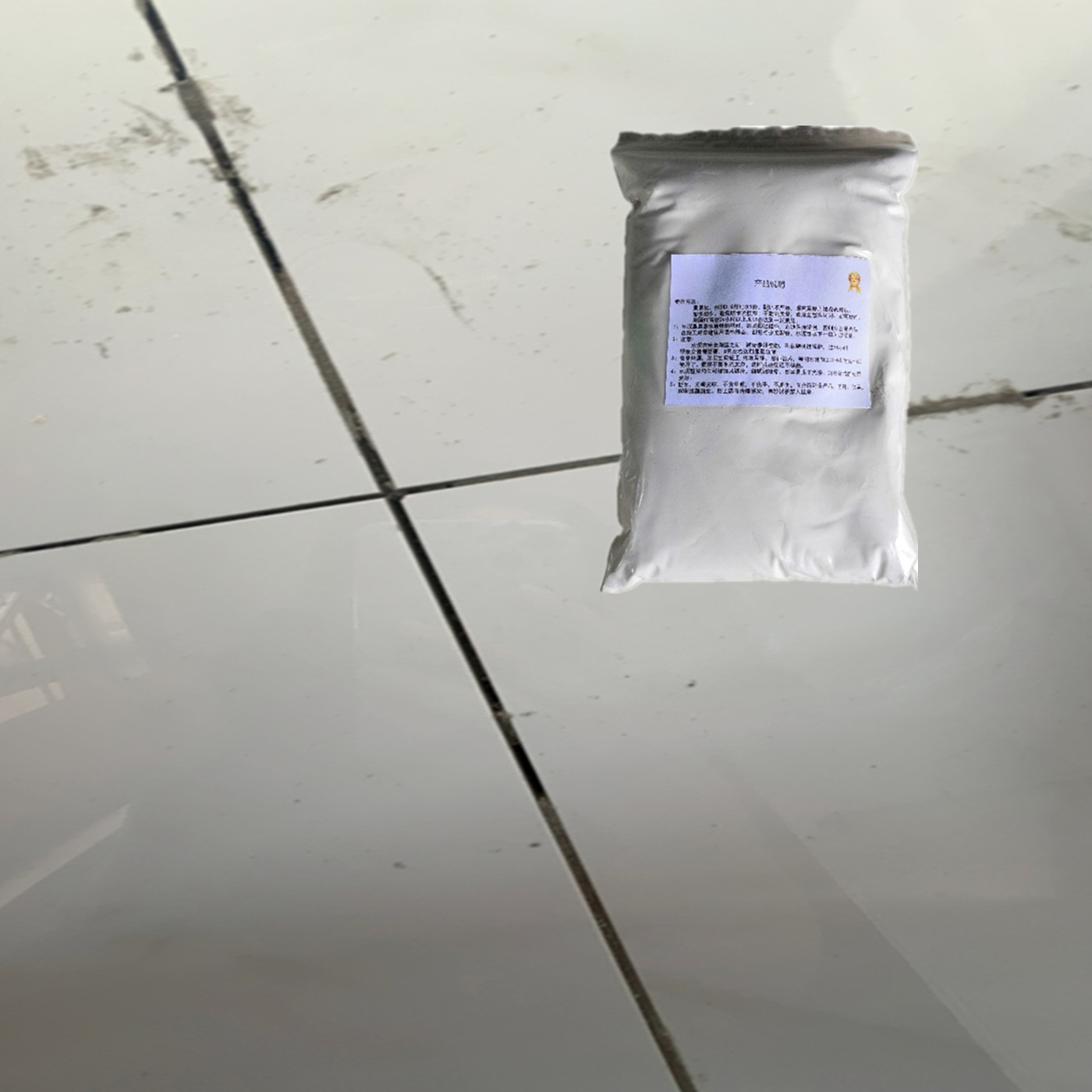 卫生间地砖抹缝白水泥厕所蹲坑缝