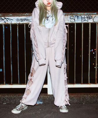 日本订购 candystripper 蝴蝶结绷带 镂空连帽卫衣卫裤