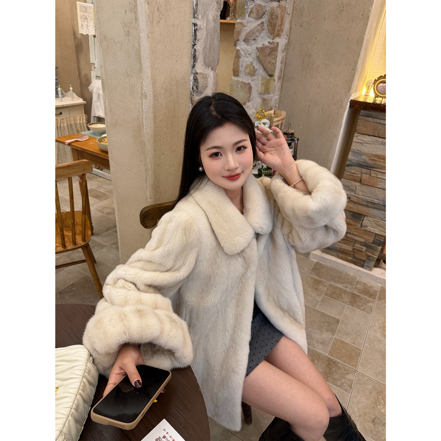 在逃公主 进口天鹅绒貂皮大衣整貂年轻款长袖水貂皮草外套女 - 实物图