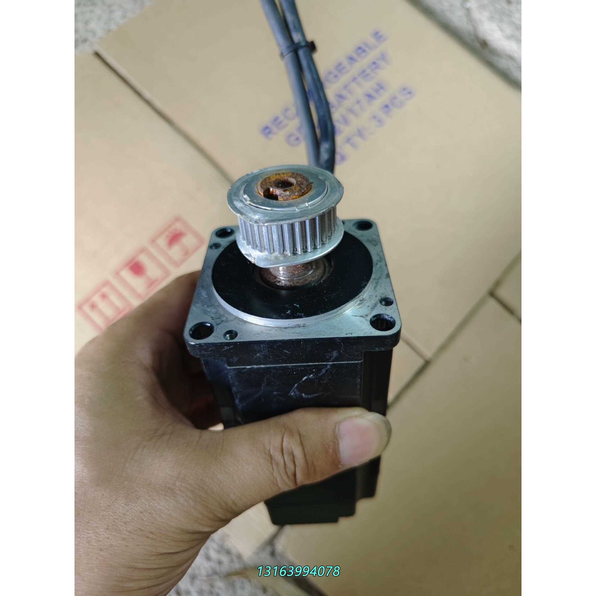 安川电机SGMJV-02ADA6C.200W带煞车，成色议价