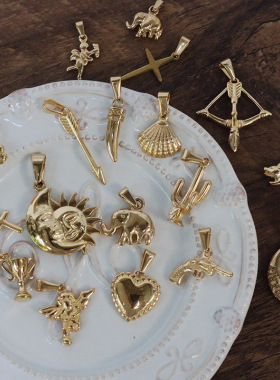 飞天小猪仙人掌天使实心项链毛衣链搭配吊坠 钛钢镀18K金不掉色