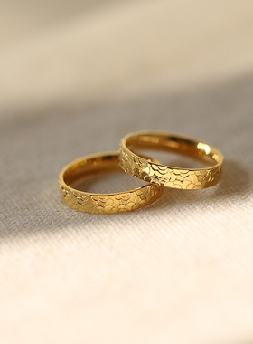 JZ070 鲸雨饰品 龙鳞凿刻不规则锡纸碎冰冰戒指鳞片戒 钛钢镀金