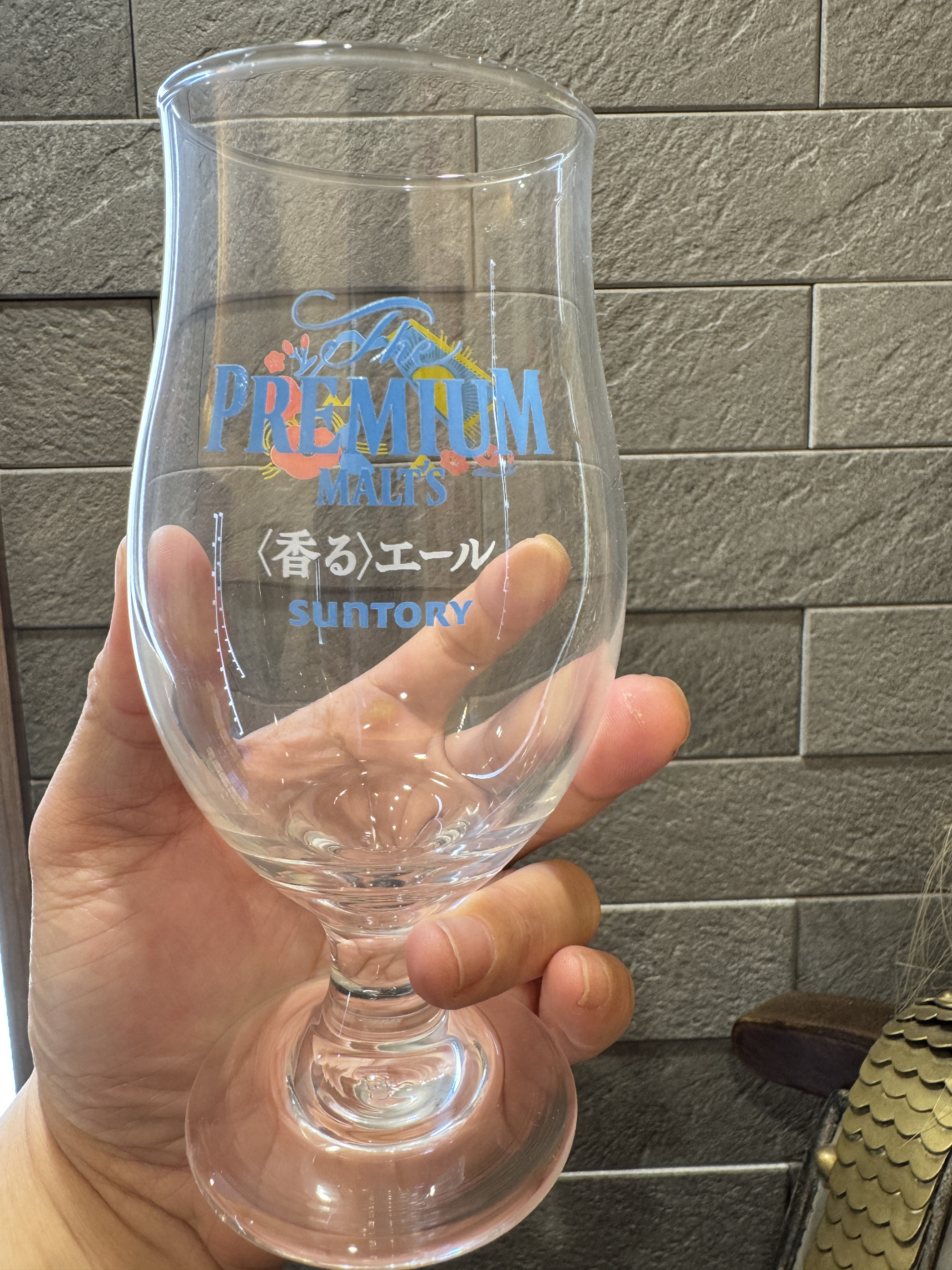 国现实拍日本产三得利新春富士啤酒杯香槟杯饮水杯